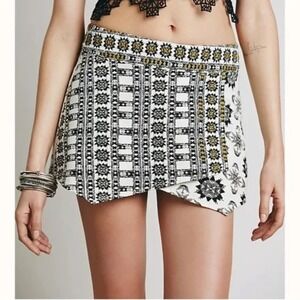 Free People Skort Shorts 100% Cotton Size 4 Cream Black Tribal Wrap Front